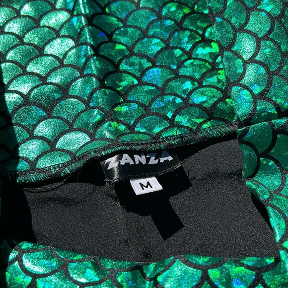 Halloween Mermaid Skirt Size M - Picture 2 of 4